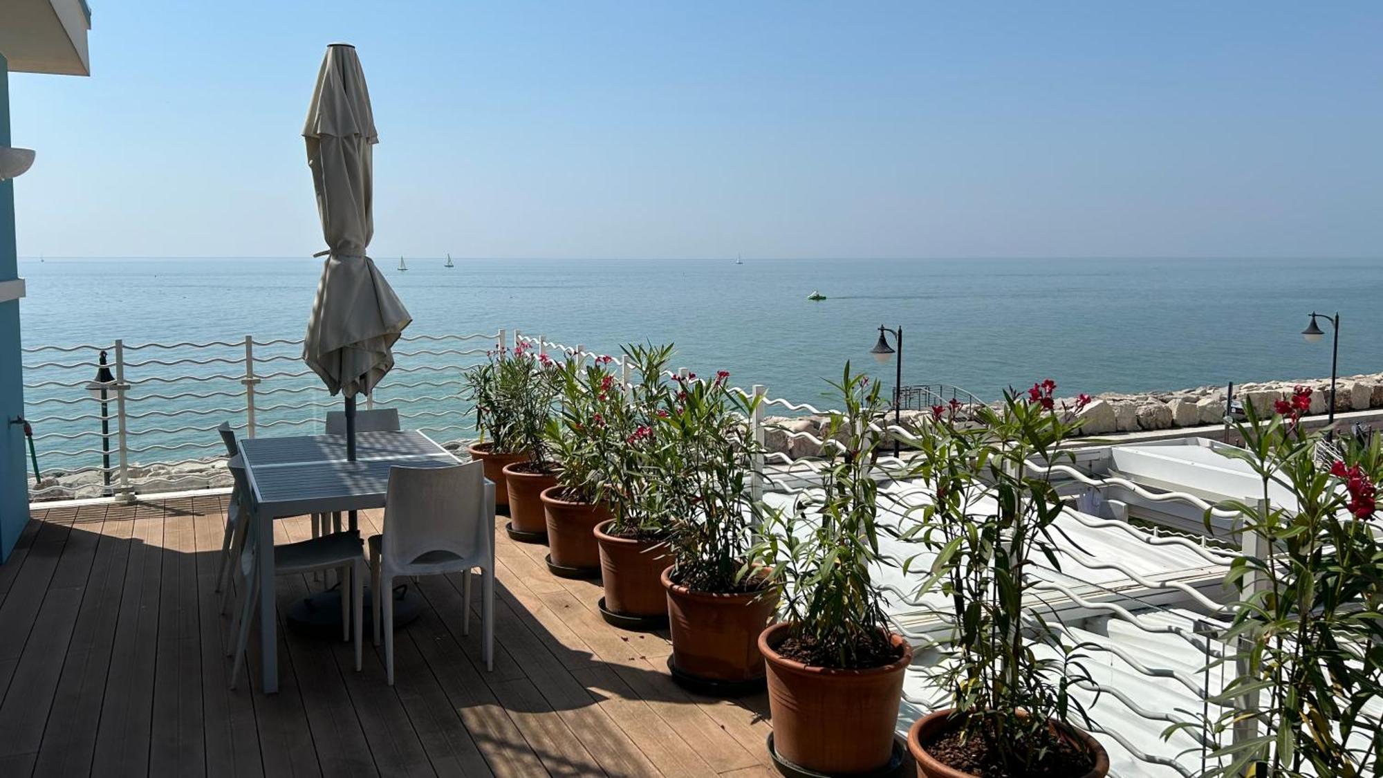 Ca Dell'Angelo - Caorle Aparthotel Ngoại thất bức ảnh